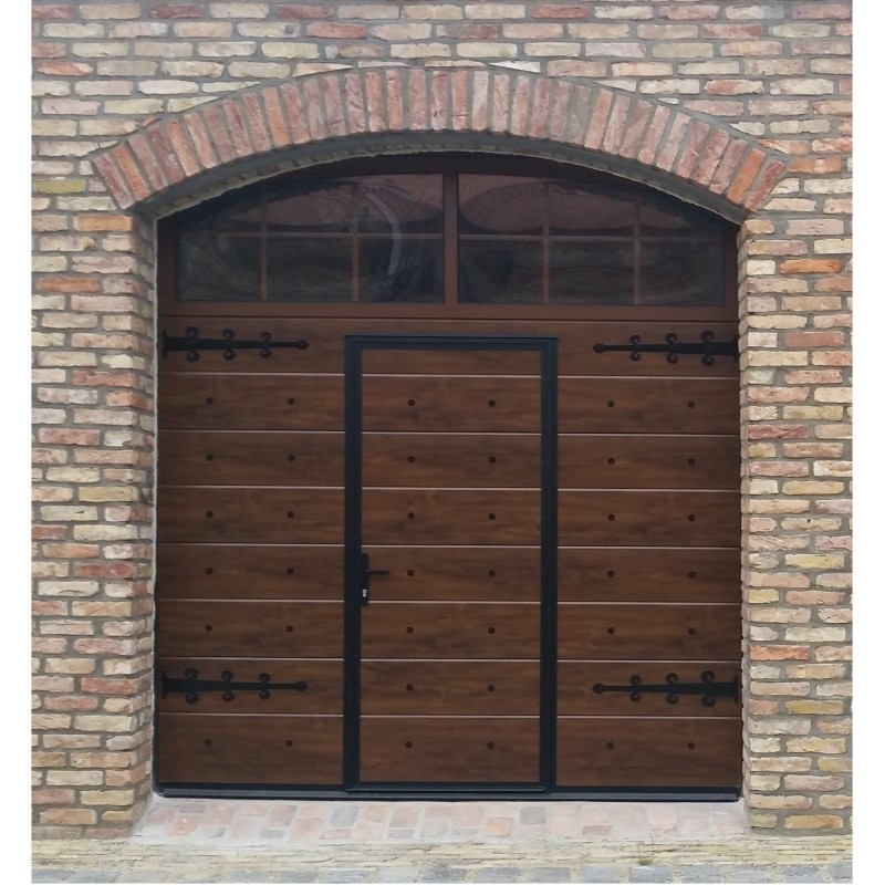 Sektionaltor Mittelsicke in Glatt Holz Optik